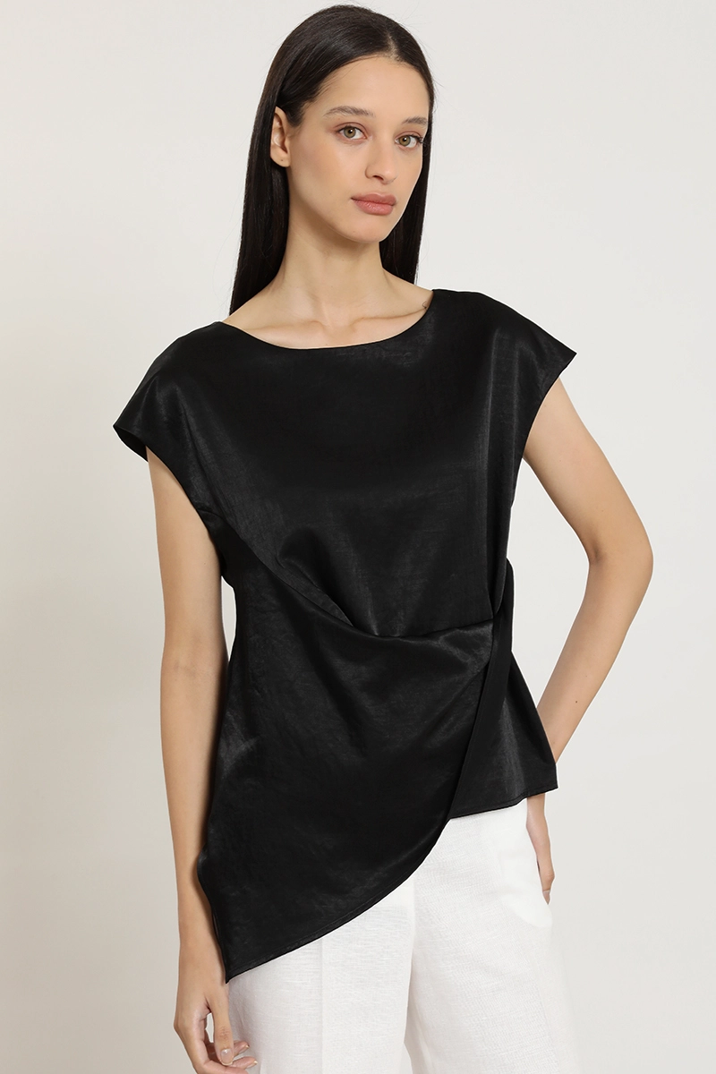 TOP SATINADO, TORCIDO ASIMETRICO, NEGRO LIOLA - 1