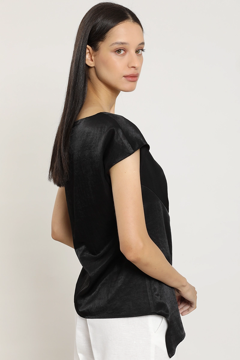 TOP SATINADO, TORCIDO ASIMETRICO, NEGRO LIOLA - 4