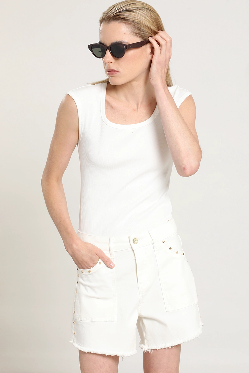 SHORT JEANS COLOR, TACHAS, CRUDO LIOLA - 1