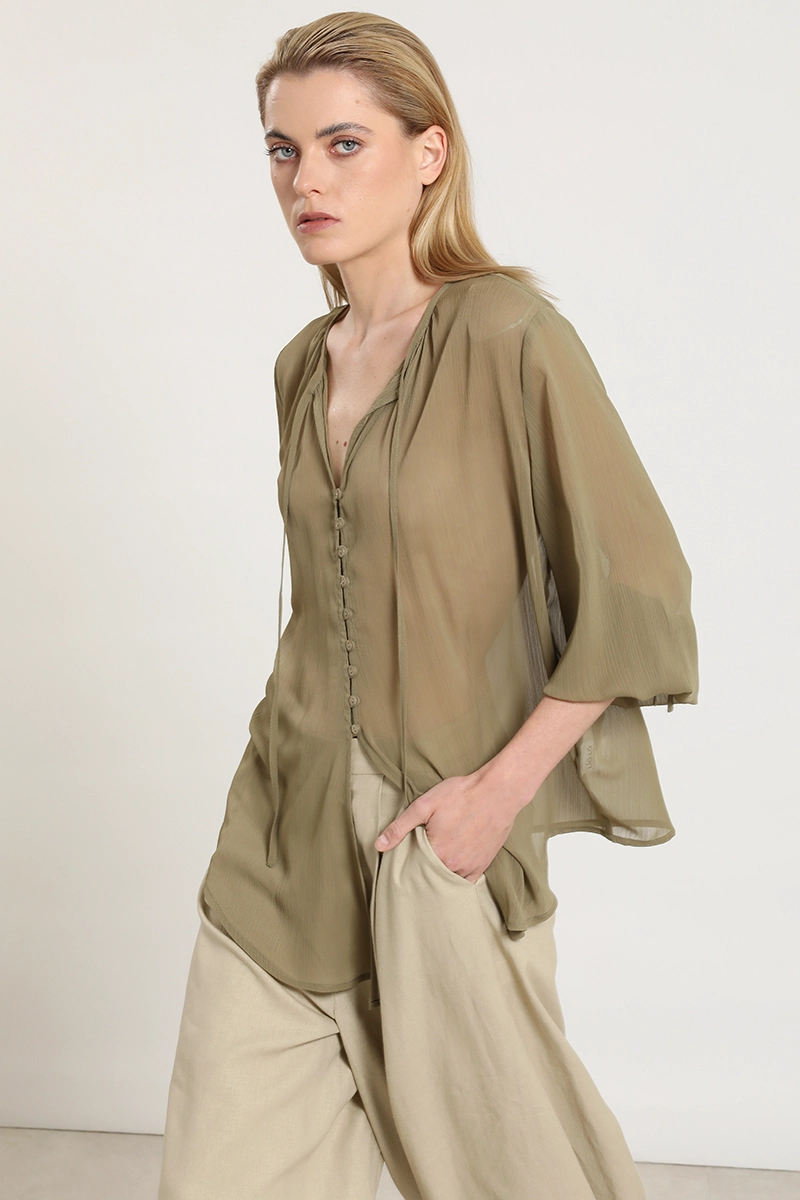 BLUSA SEMITRANSPARENTE, AMARRE CUELLO, VERDE LIOLA - 5