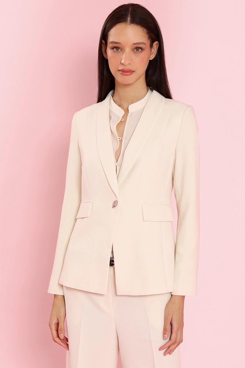 BLAZER ENTALLADO, CUELLO SMOKING, VAINILLA LIOLA - 5