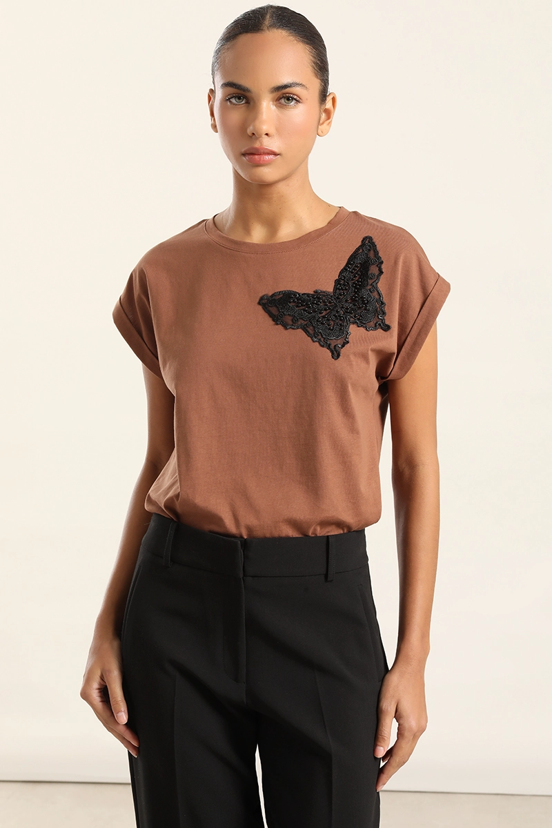 POLERA ALGODON, APLICACION MARIPOSA, CHOCOLATE LIOLA - 3