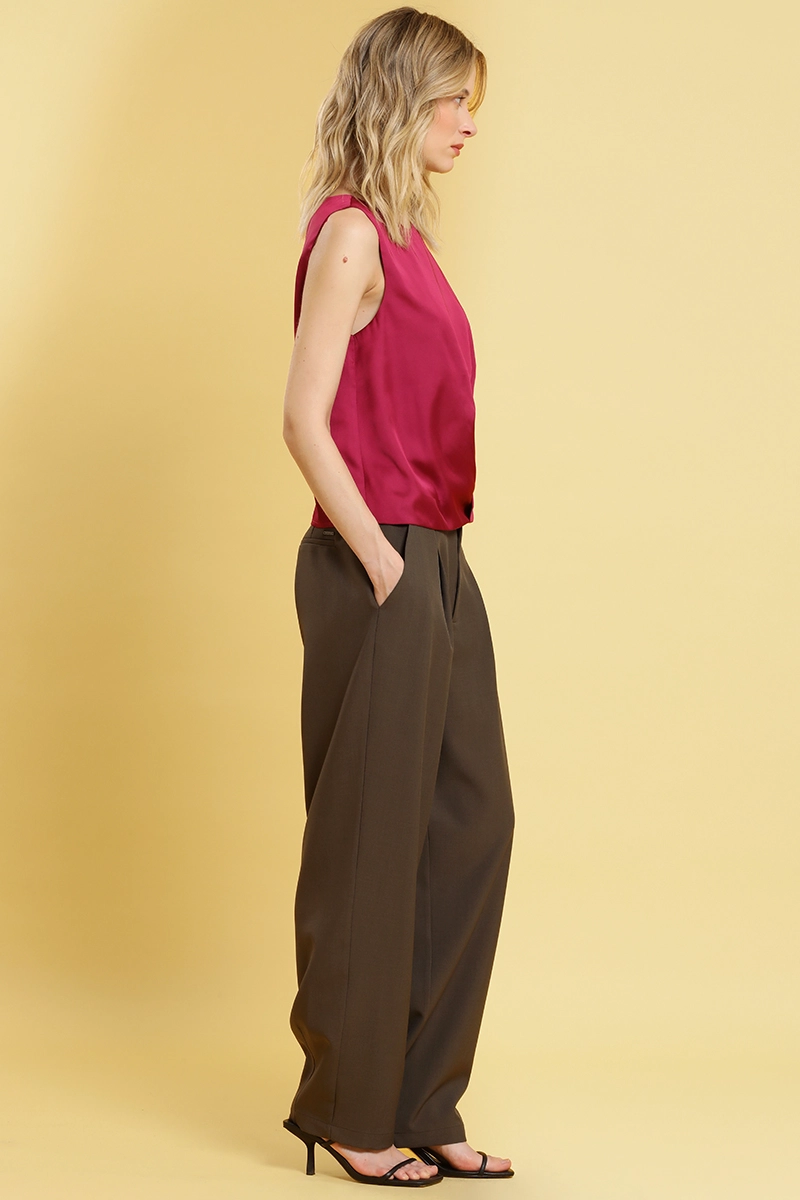 PANTALON SASTRE CON PINZAS, TOP LIOLA - 3