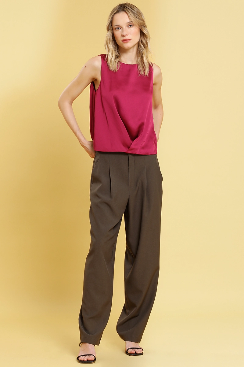 PANTALON SASTRE CON PINZAS, TOP LIOLA - 4