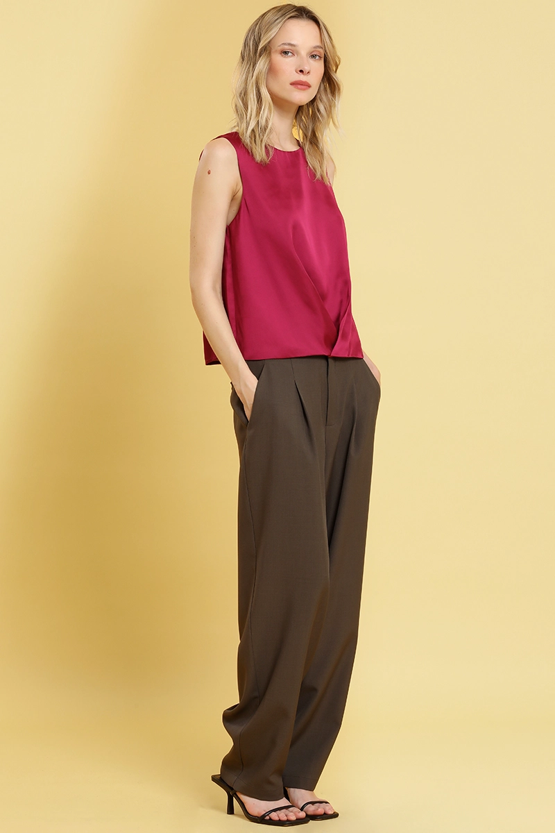 PANTALON SASTRE CON PINZAS, TOP LIOLA - 5