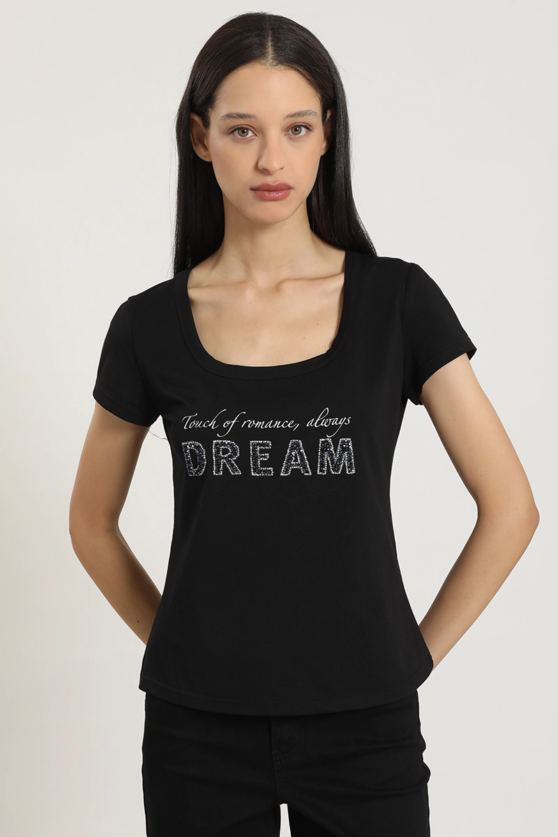 POLERA ESTAMPADO, APLICACION STRASS, NEGRO LIOLA S