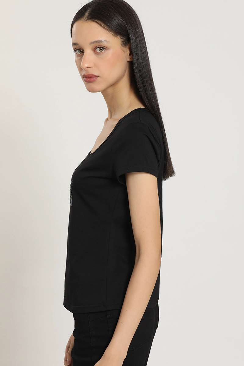 POLERA ESTAMPADO, APLICACION STRASS, NEGRO LIOLA - 3