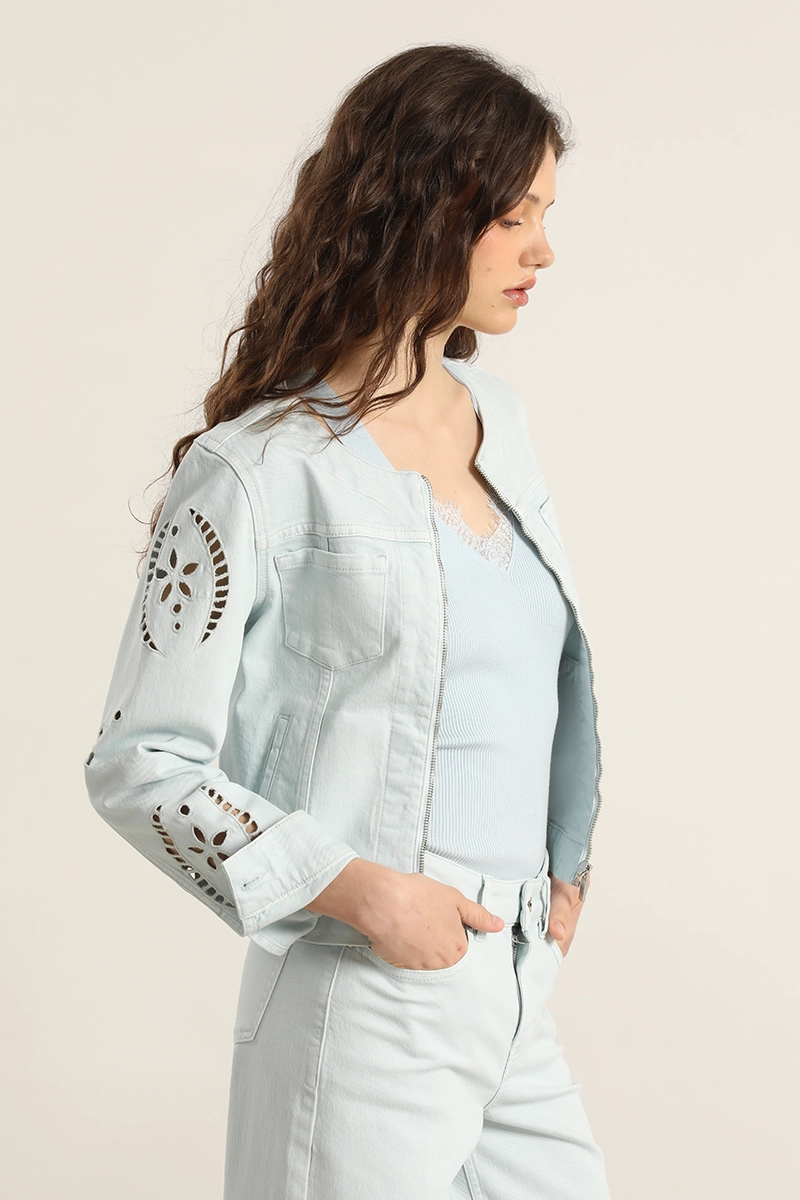 CHAQUETA JEANS COLOR, BORDADO, CELESTE LIOLA - 5