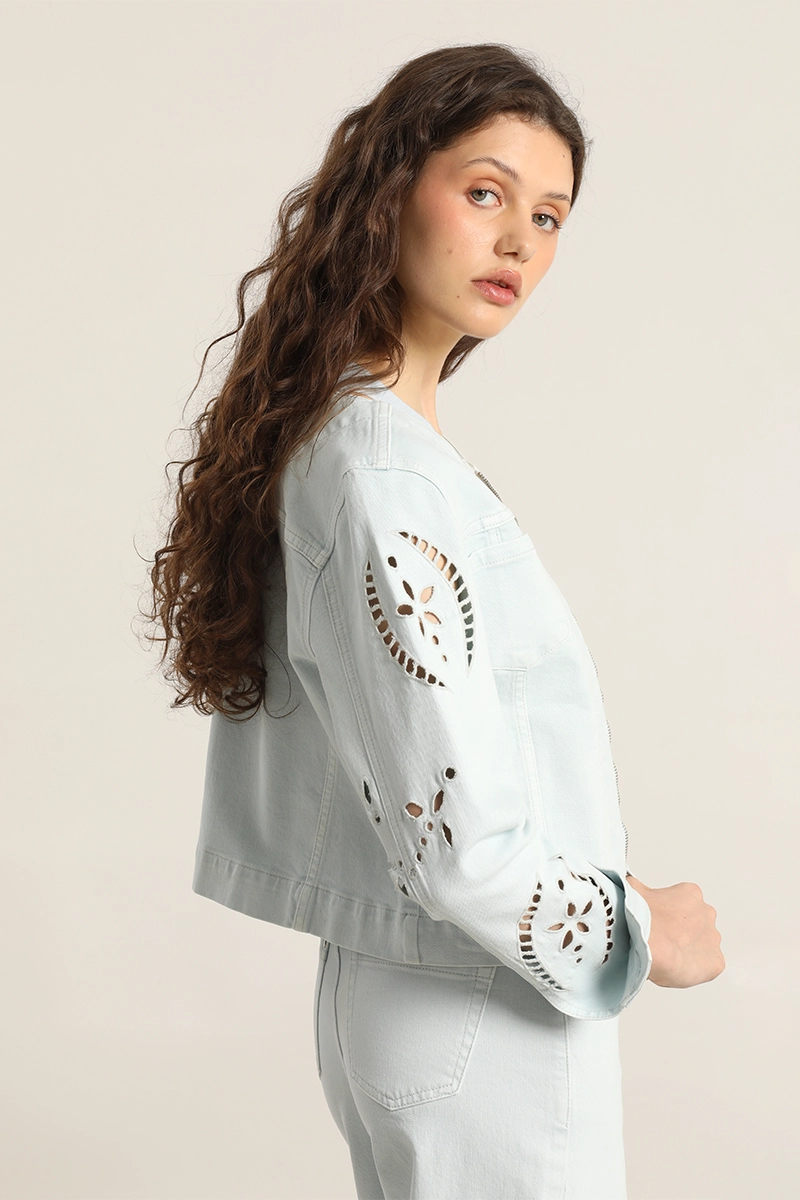 CHAQUETA JEANS COLOR, BORDADO, CELESTE LIOLA - 6