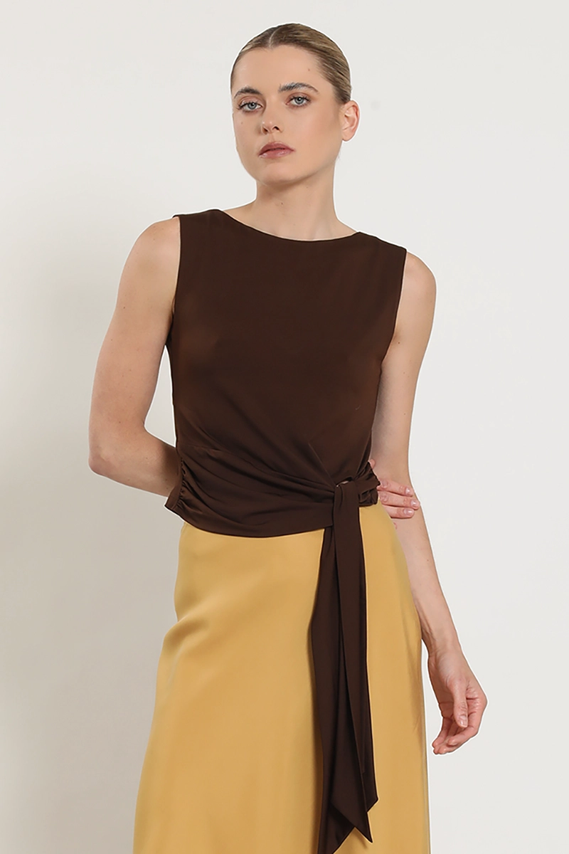 POLERA RECOGIDO CON LAZO, CHOCOLATE LIOLA - 5