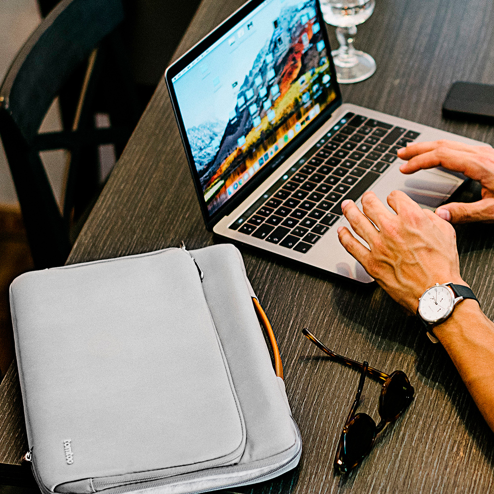 TOMTOC FUNDA A14 PARA NOTEBOOK/MACBOOK DE 15,6 PULG-GRIS - 4