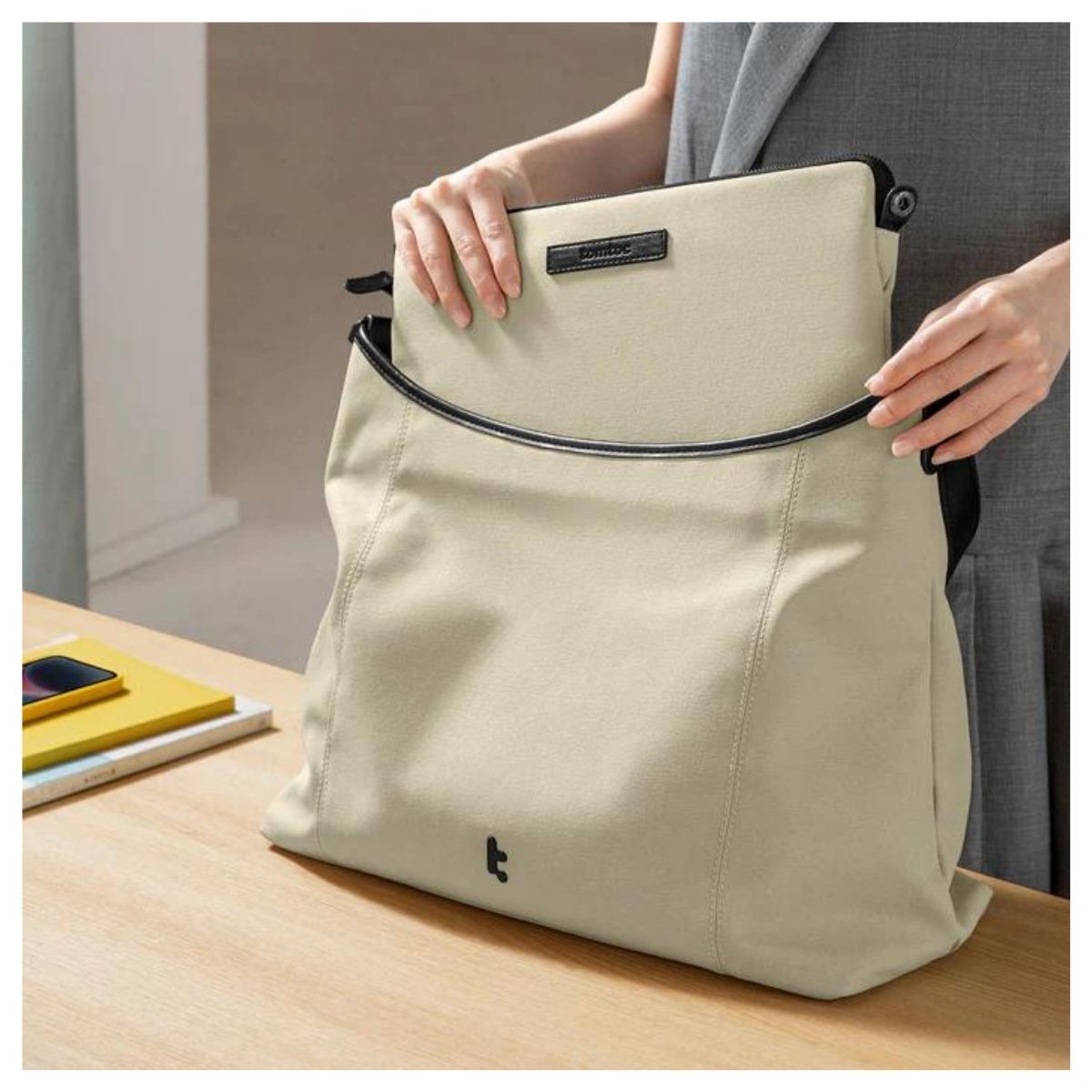 BOLSO TOTE VERSATILE-T28 + FUNDA NOTEBOOK 14″ - BEIGE - 7