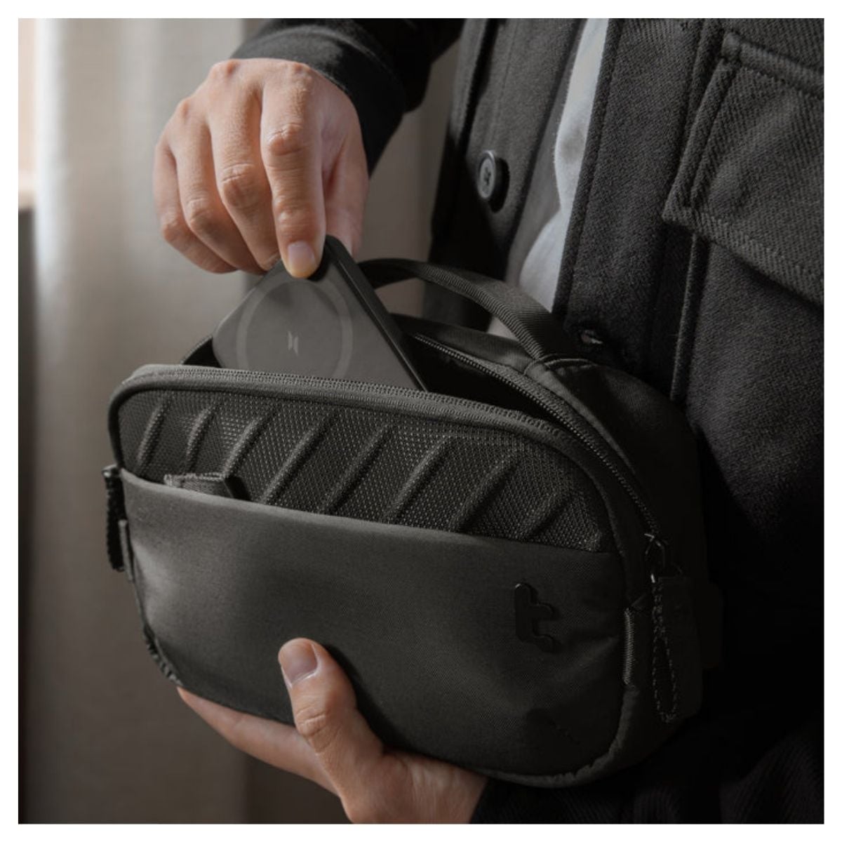 TOMTOC ESTUCHE PARA ACCESORIOS VOYAGE-T29 - NEGRO - 3