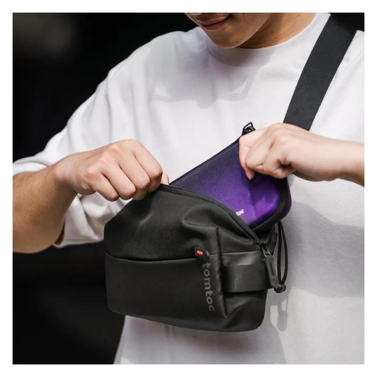 TOMTOC BOLSO SLING EXPLORER-T21 S PARA NS/ IPAD MINI - NEGRO - 5