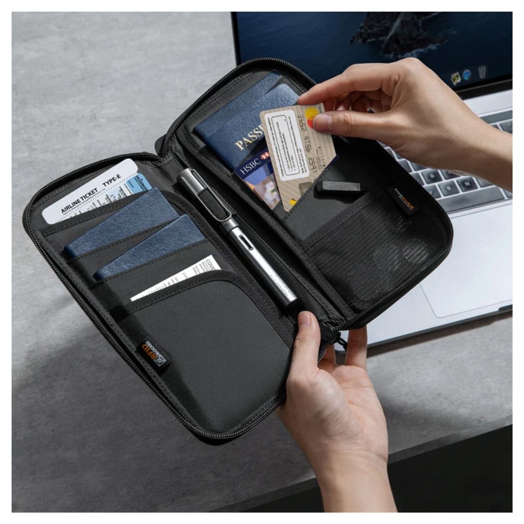 ESTUCHE TOMTOC PARA PASAPORTE NAVIGATOR-T03 NEGRO - 7