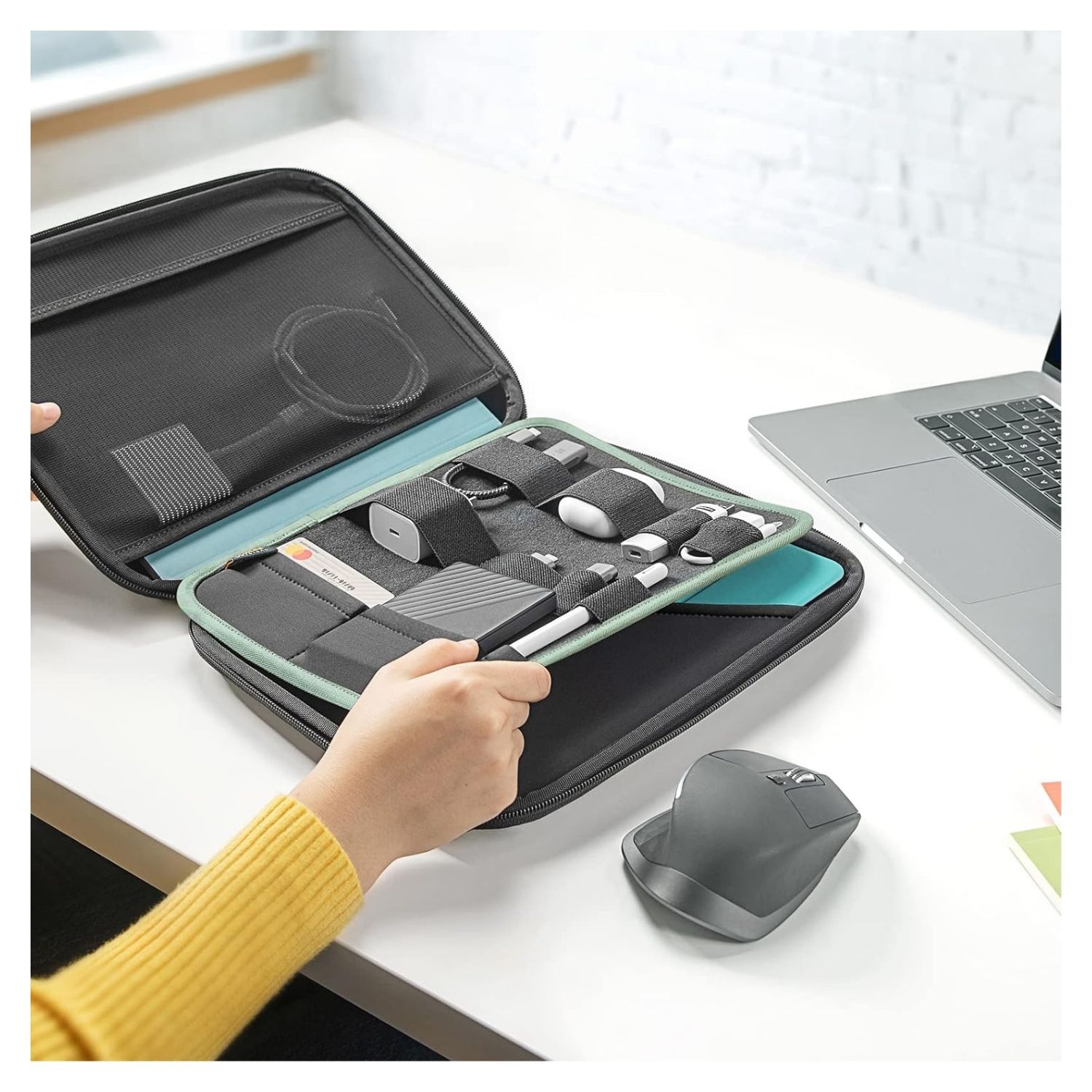 TOMTOC ESTUCHE PORTAFOLIO FANCYCASE-B06 PARA IPAD AIR/PRO DE 13' - VERDE MATCHA - 6