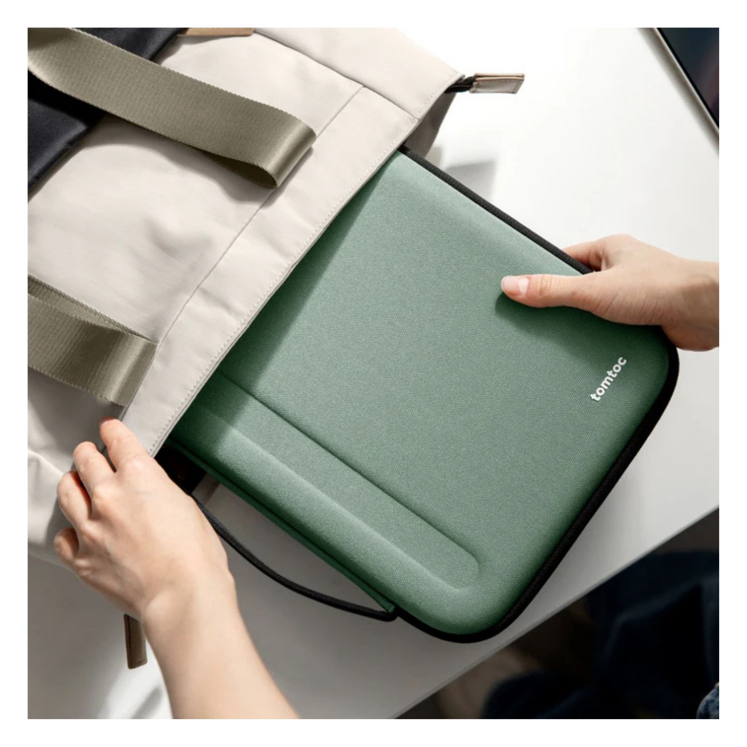 TOMTOC ESTUCHE PORTAFOLIO FANCYCASE-B06 PARA IPAD AIR/PRO DE 13' - VERDE MATCHA - 7