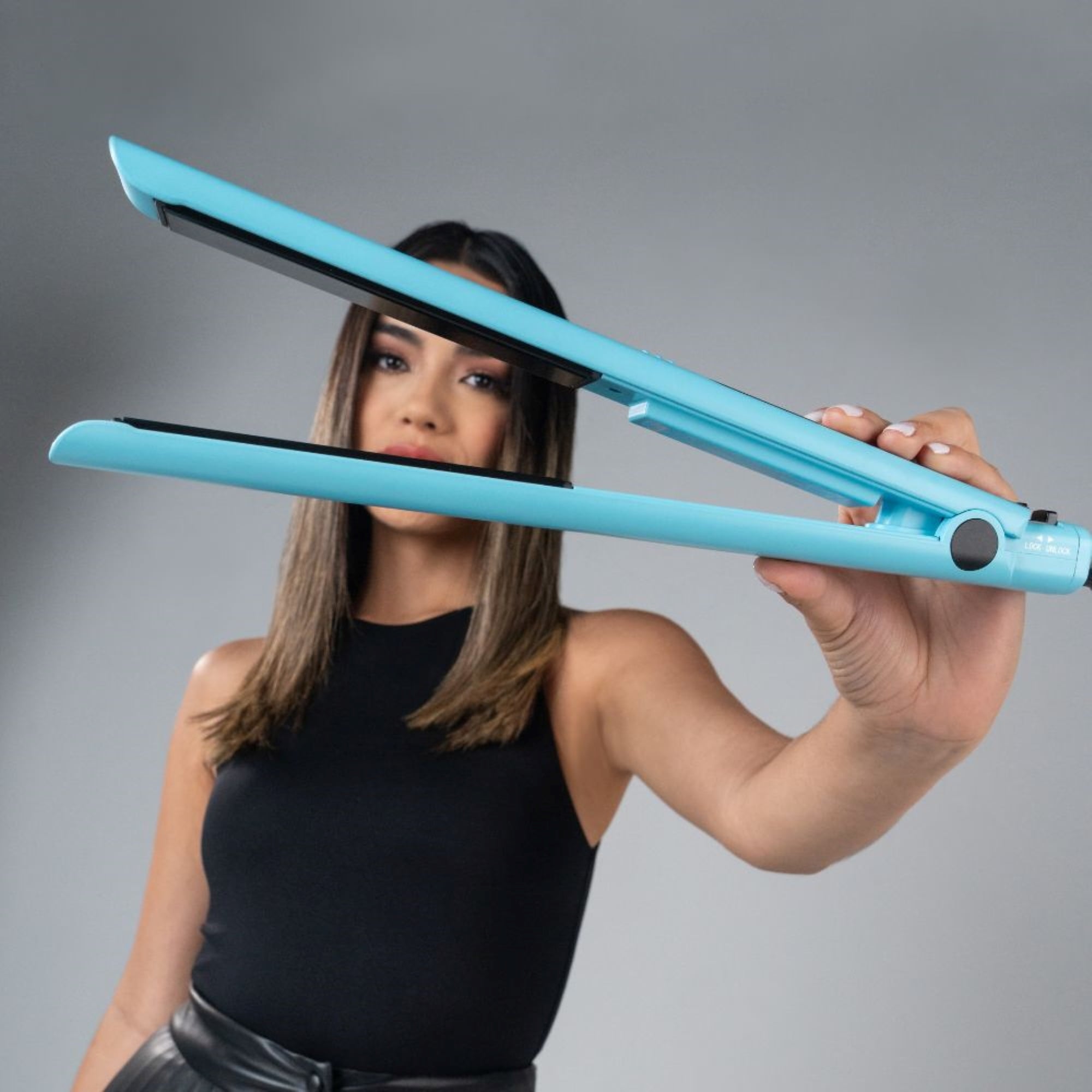 PLANCHA DOBLE VOLTAJE DE 25MM CON INFUSIÓN HIALURÓNICA CS41DBR - 5