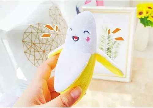 PELUCHE PARA MASCOTA DE FORMA DE PLÁTANO CON SONIDO INTERIOR - 4
