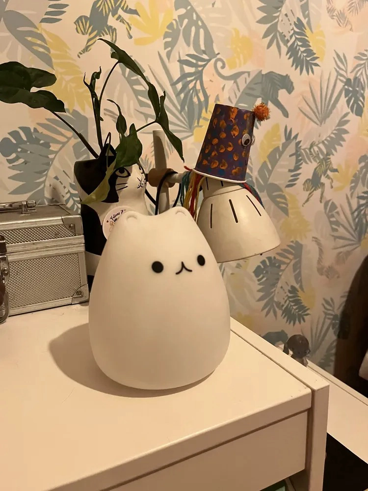 LAMPARA DISEÑO GATO, ESPANTA CUCO DE SILICONA KAWAII LED USB BLANCO - 11