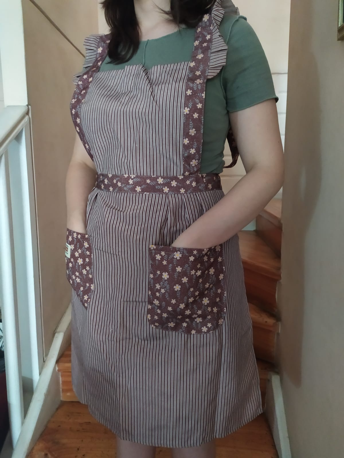 PECHERA, DELANTAL DE COCINA, PARA MUJER DISEÑO CLÁSICO - 3