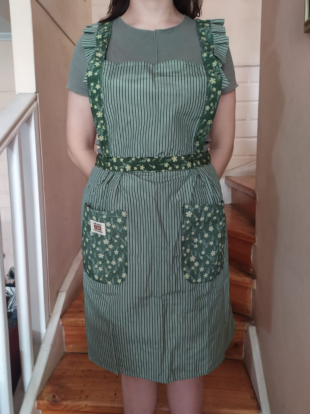 PECHERA, DELANTAL DE COCINA, PARA MUJER DISEÑO CLÁSICO - 5