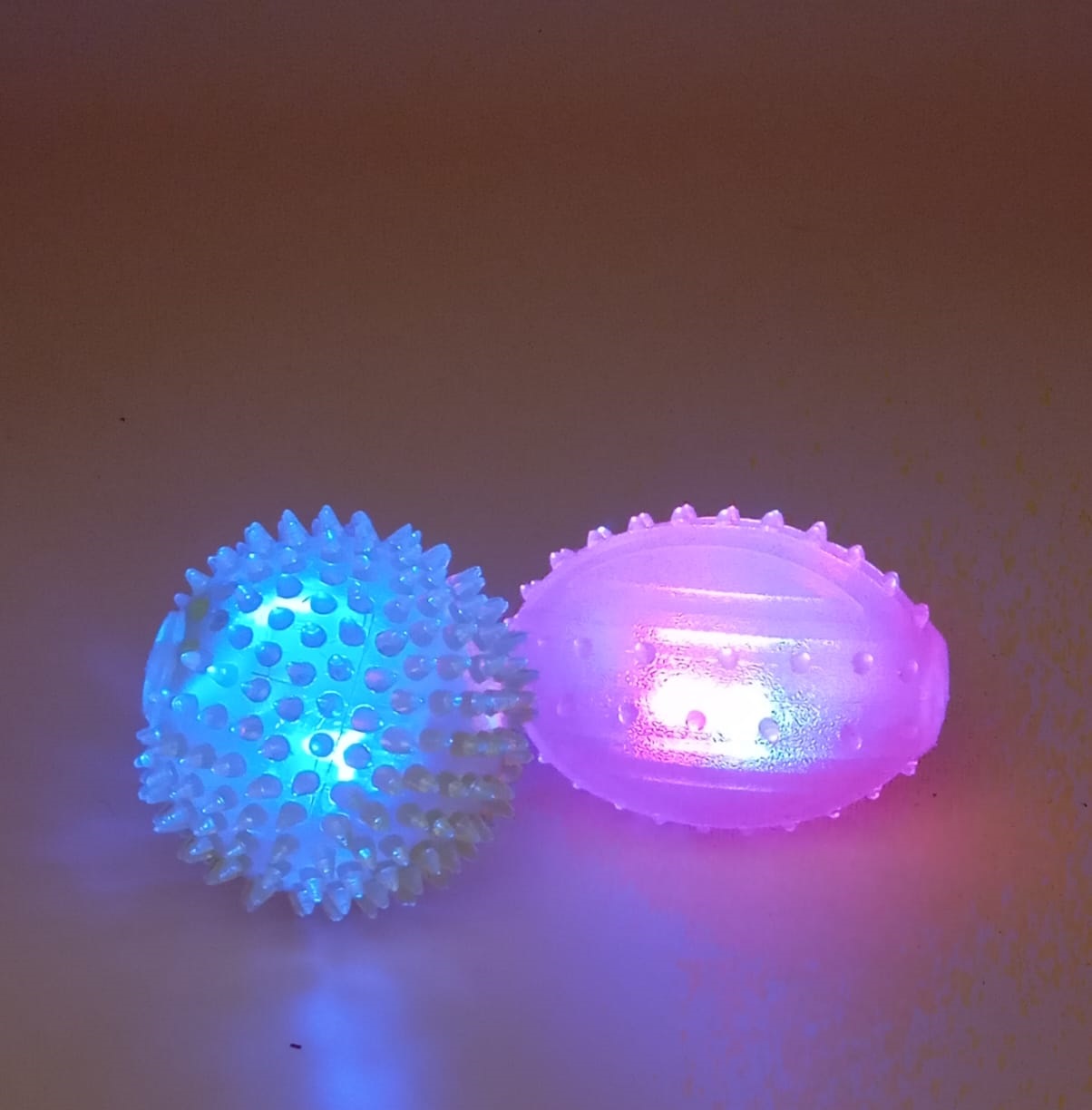 2 PELOTAS CON SONIDO Y LUZ LED PARA PERROS Y GATOS, MASCOTAS - 3