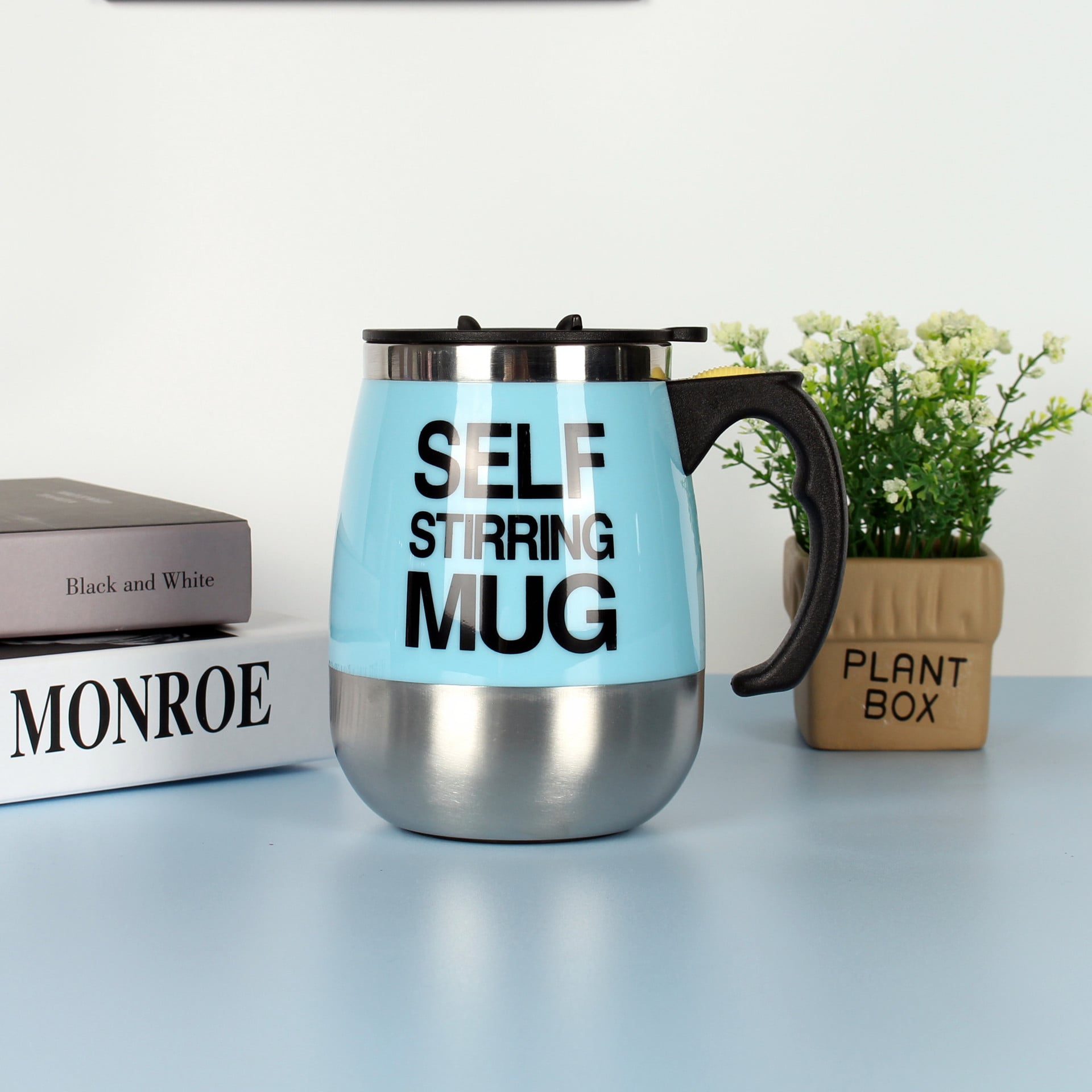 TAZÓN TAZA MUG CON REVOLVEDOR AUTOMÁTICO A PILAS CON TAPA - 3