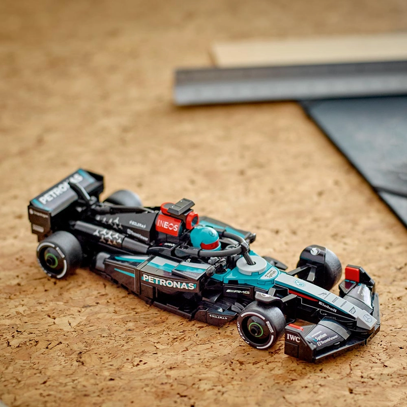 LEGO 77244 AUTO DE CARRERAS MERCEDES-AMG F1® W15 - 6