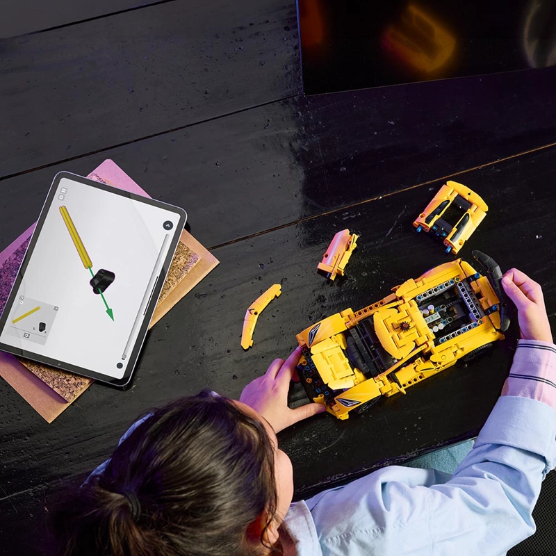 LEGO CHEVROLET CORVETTE STINGRAY (42205) - 7