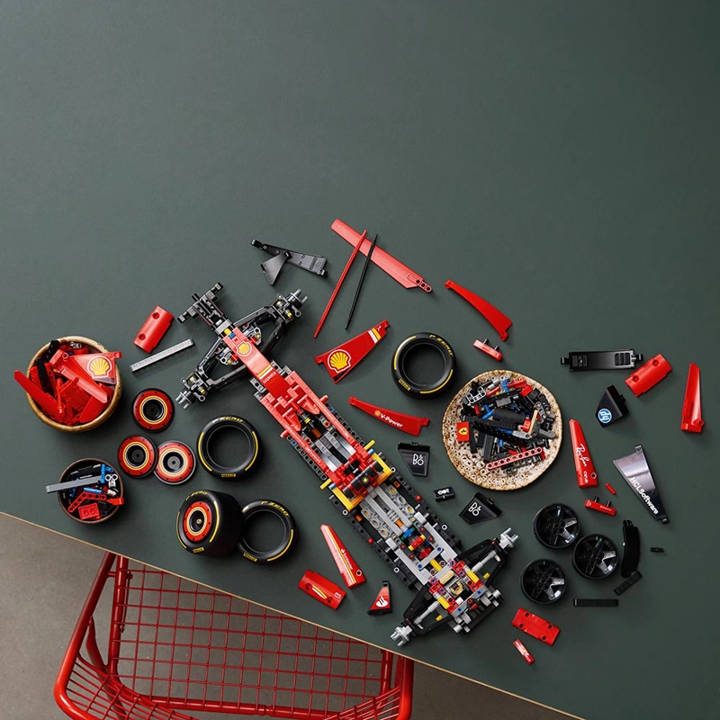 LEGO 42207 AUTO FERRARI SF-24 F1 - 8