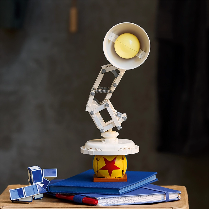 LEGO 21357 DISNEY PIXAR LUXO JR - 3