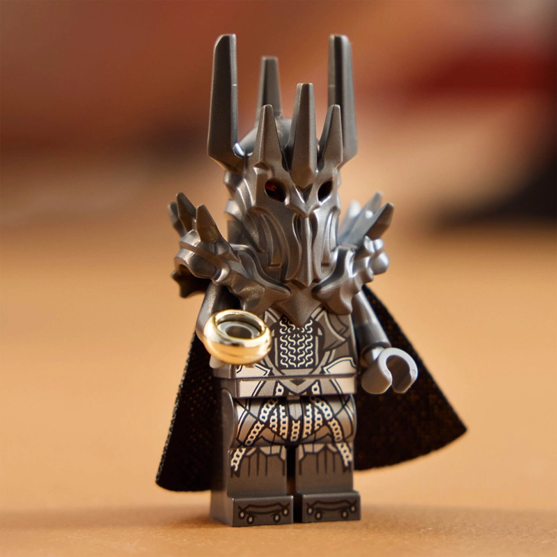 LEGO EL SEÑOR DE LOS ANILLOS: CASCO DE SAURON 11373 - 5