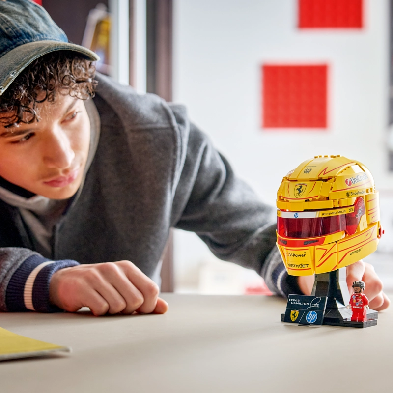 LEGO 43022 SCUDERIA FERRARI HP: CASCO DE LEWIS HAMILTON - 5