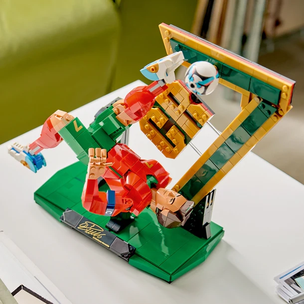 LEGO CRISTIANO RONALDO: LEYENDA DEL FUTBOL 43016 - 5