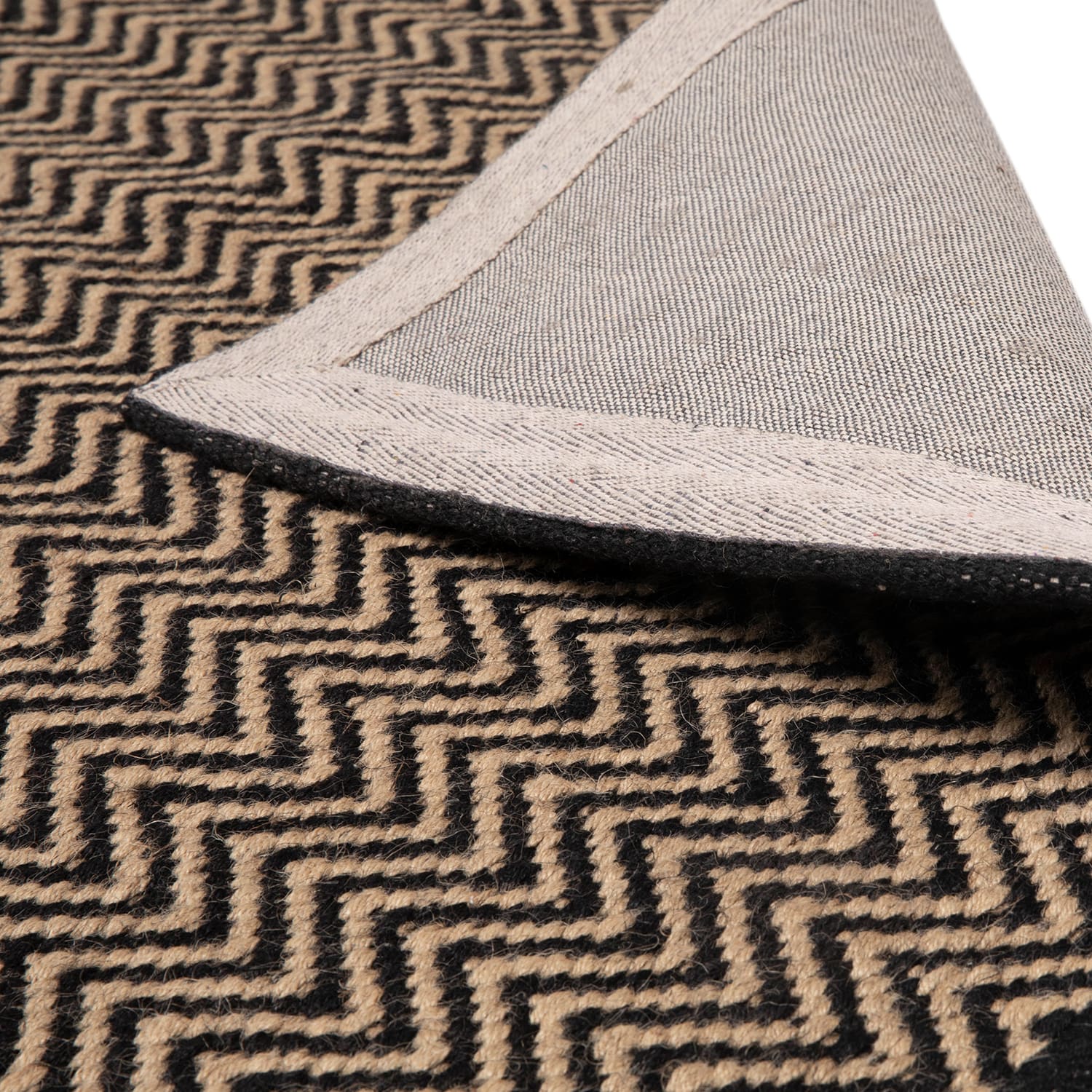 ALFOMBRA FORM DESIGN YUTE CHEVRON NEGRO NATURAL 200 X 300 CM - 1