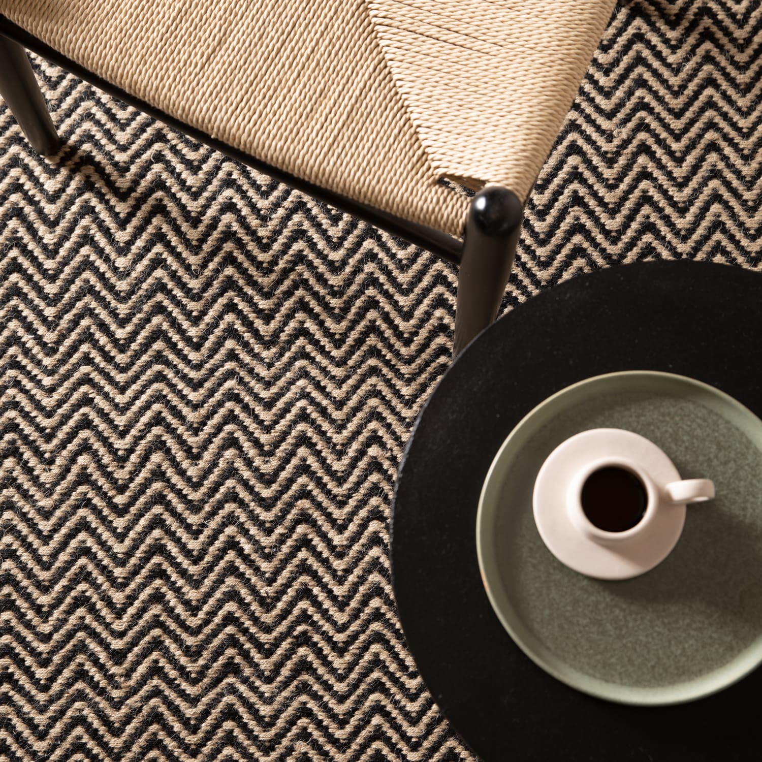 ALFOMBRA FORM DESIGN YUTE CHEVRON NEGRO NATURAL 200 X 300 CM - 2