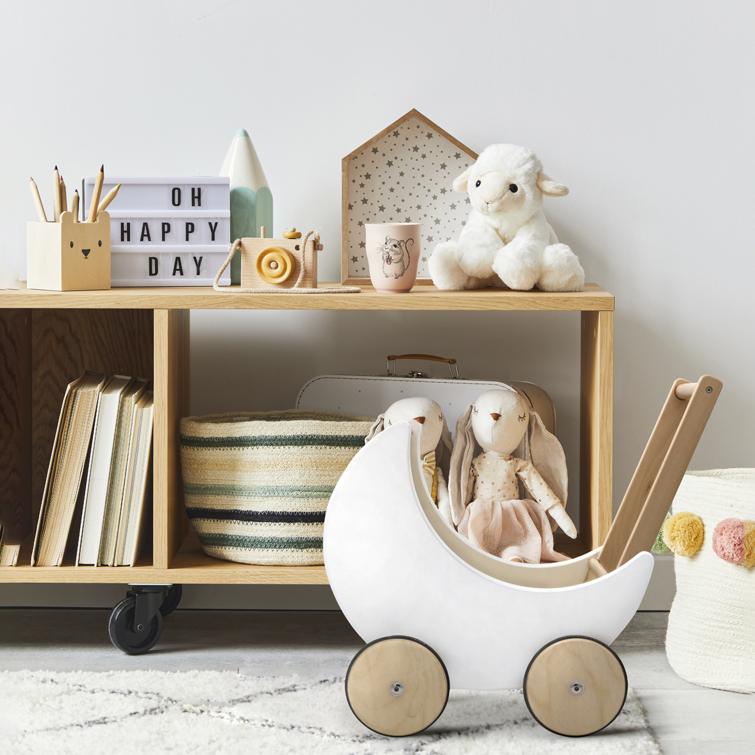 COCHE PARA MUÑECAS FORM DESIGN BLANCO SAMANTA INFANTIL DE MADERA FORM - 2