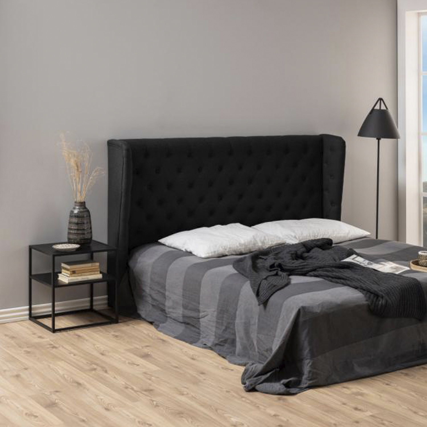 MESA LATERAL FORM DESIGN NEWTON CON REPISA NEGRO ACERO - 2