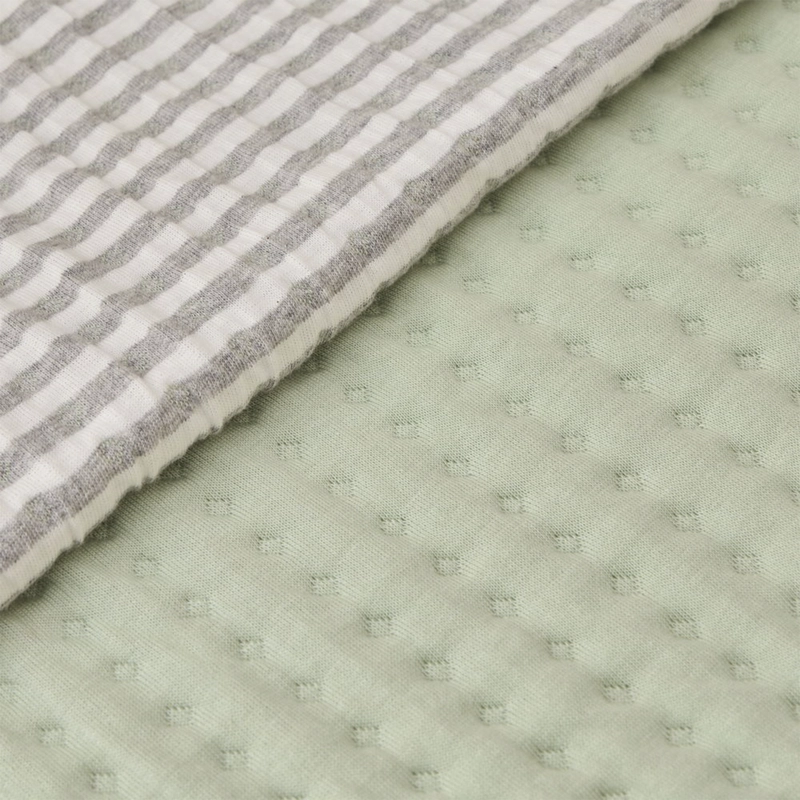 COLCHA CUNA LILUT 100X120 VERDE CLARO TEXTURA INTERIORS - 3