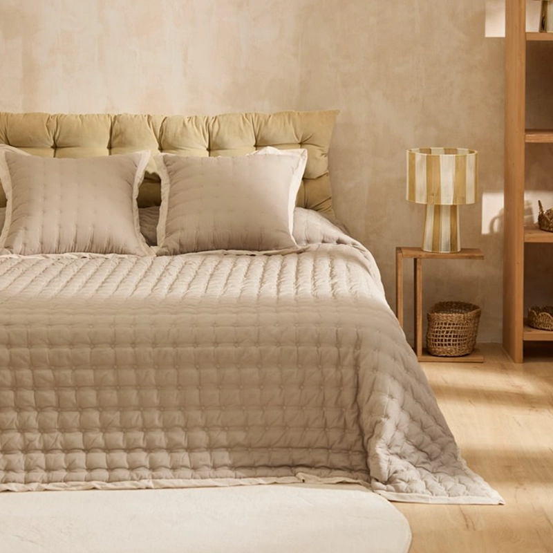 COLCHA NIMES 240X260 BEIGE (CAMA 2 PLAZAS-QUEEN) CALMA HOUSE - 2