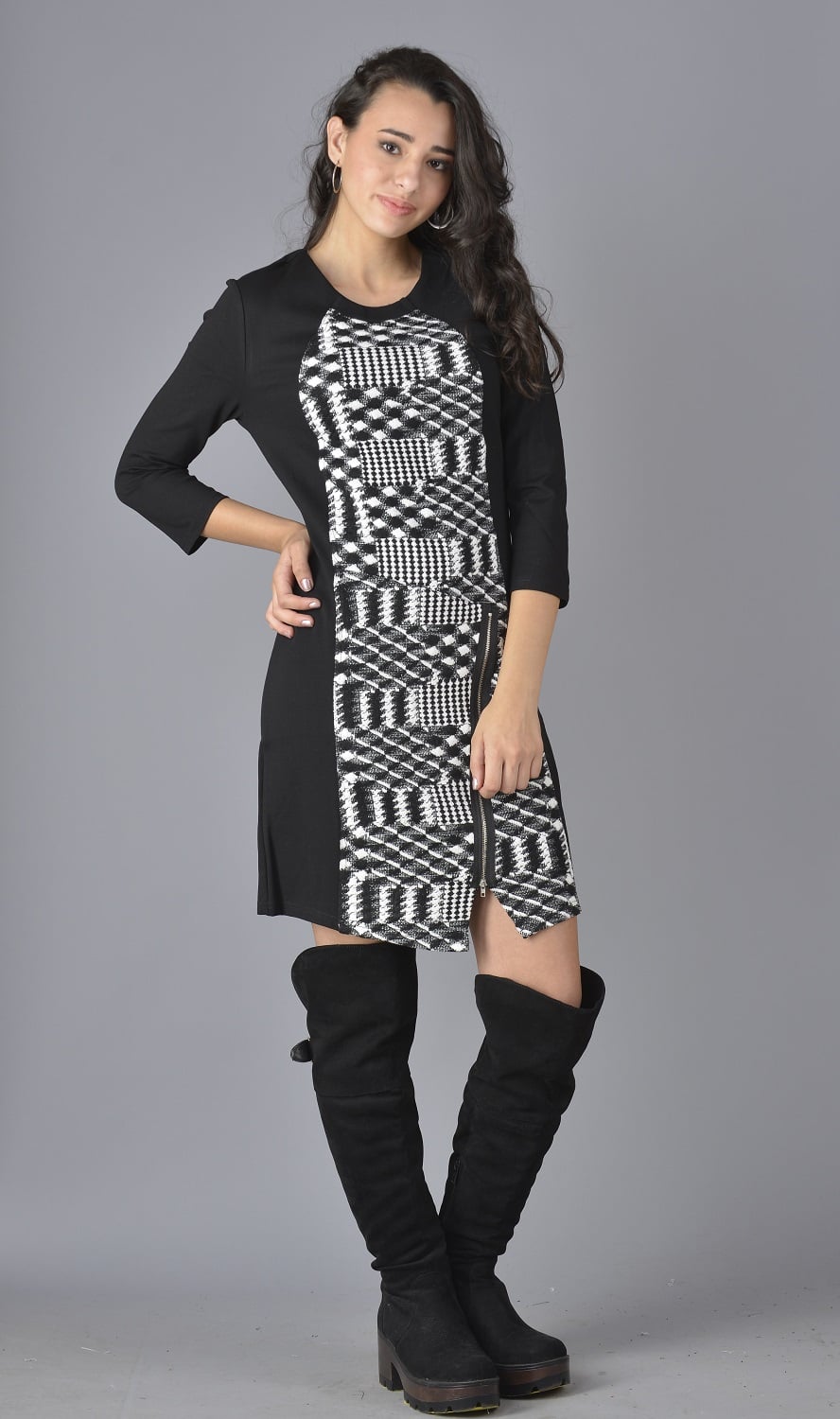VESTIDO CON APLICACIÓN Y CIERRE - 1