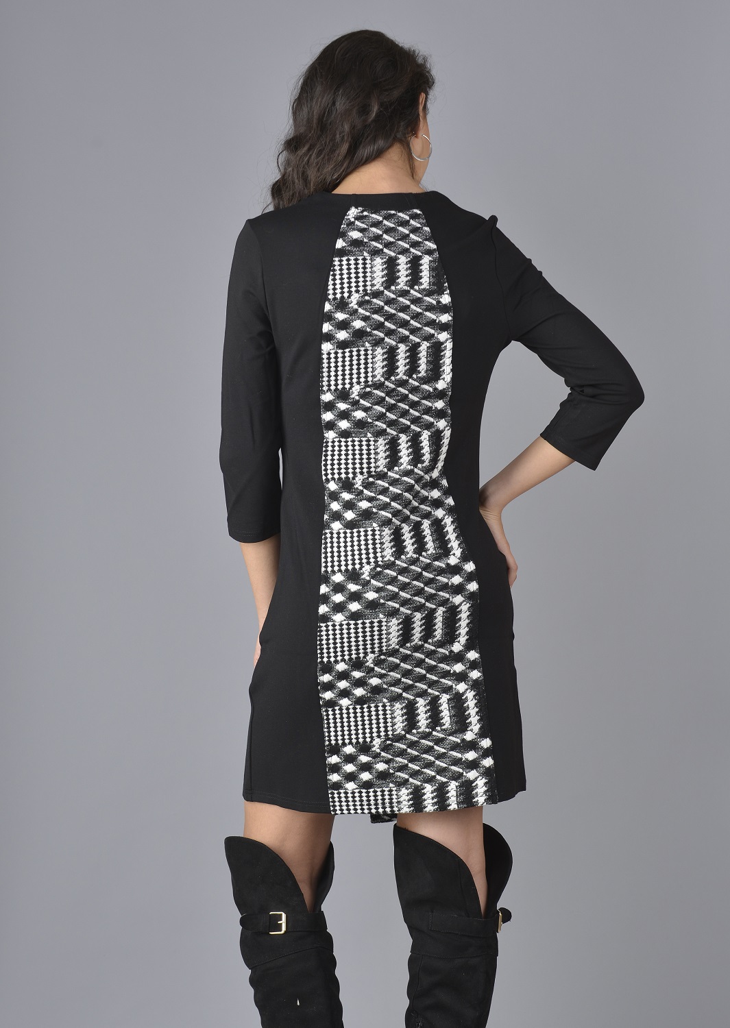 VESTIDO CON APLICACIÓN Y CIERRE - 3