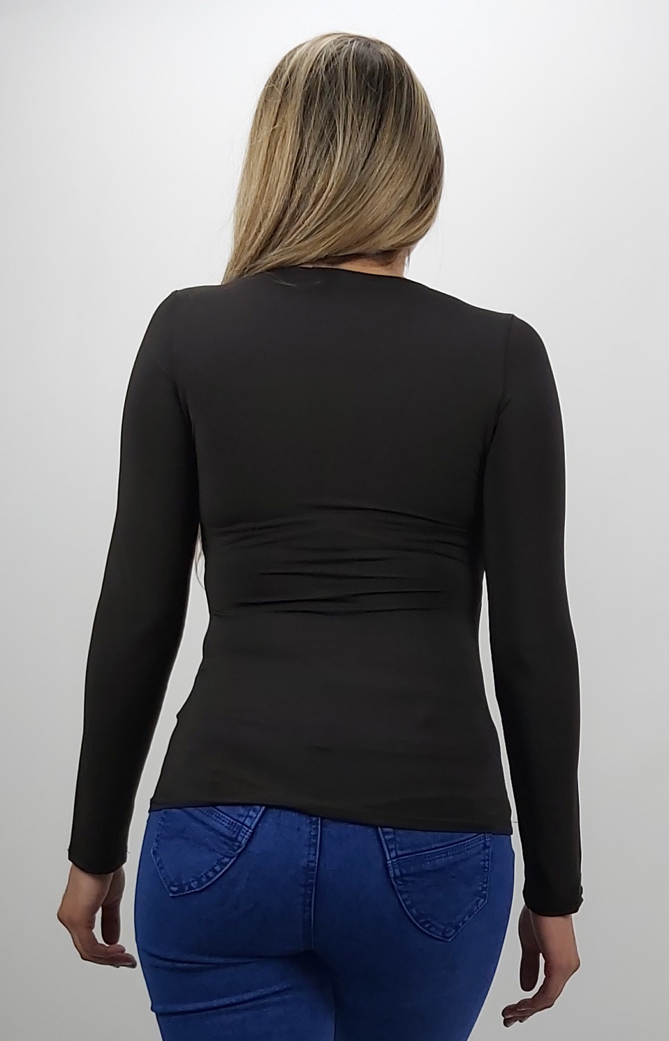 POLERA CUELLO V - 2