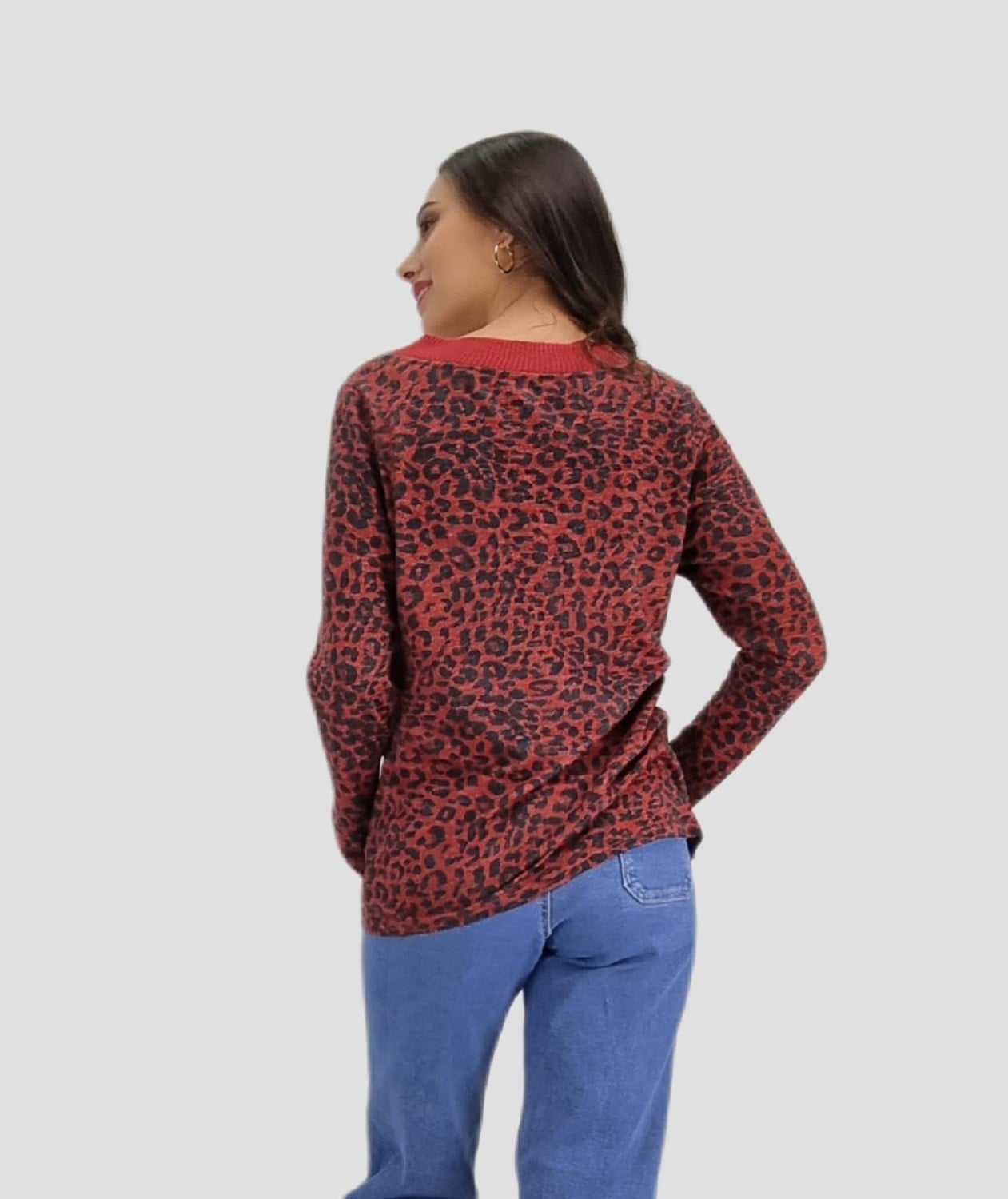 POLERA HACHI ESTAMPADA - 3