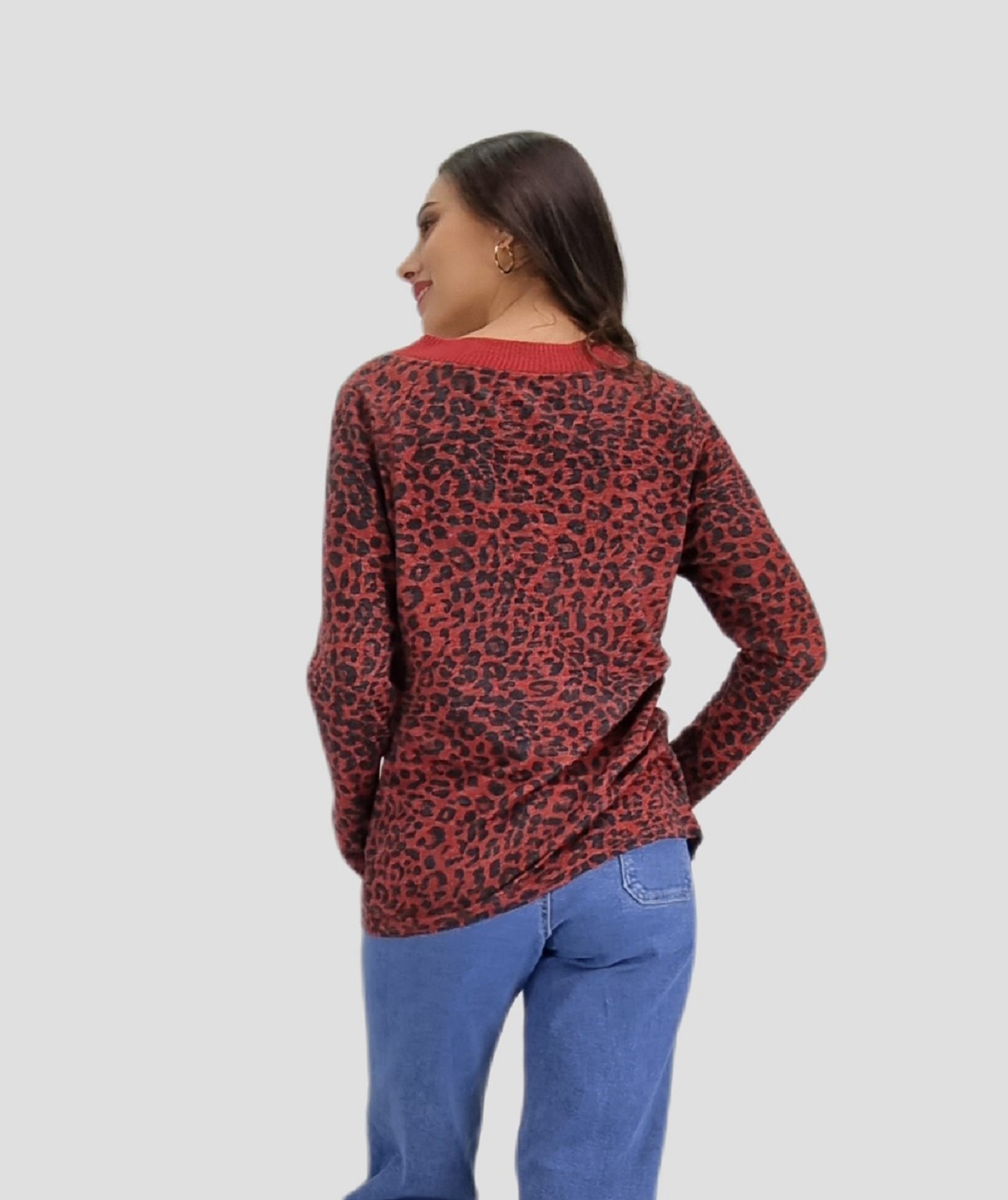 POLERA HACHI ESTAMPADA - 3