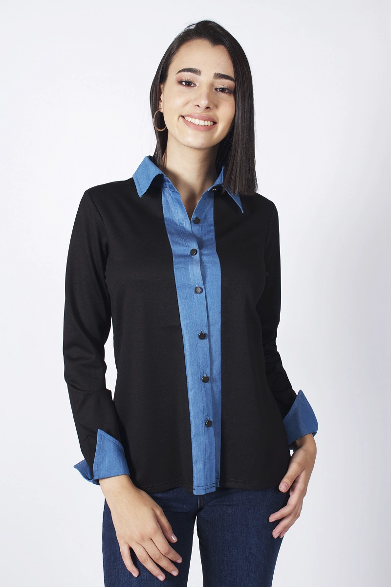 BLUSA CON APLICACION