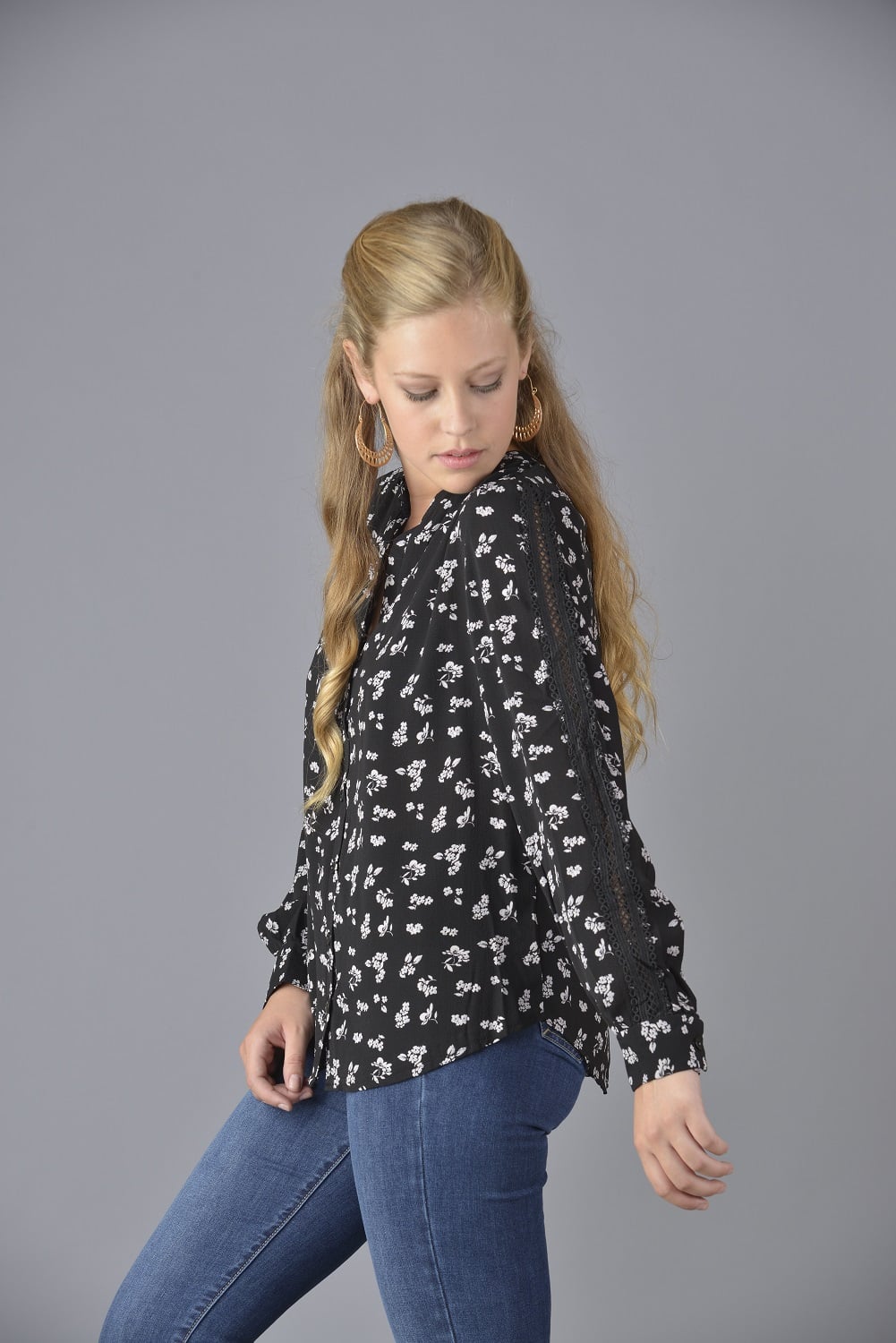 POLERA ESTAMPADA APLICACIÓN MANGA - 2