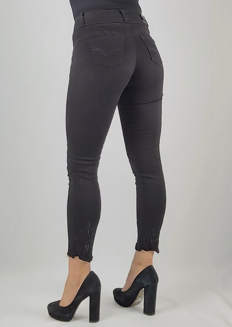 PANTALON TENTATION NEGRO CAPRI - 4