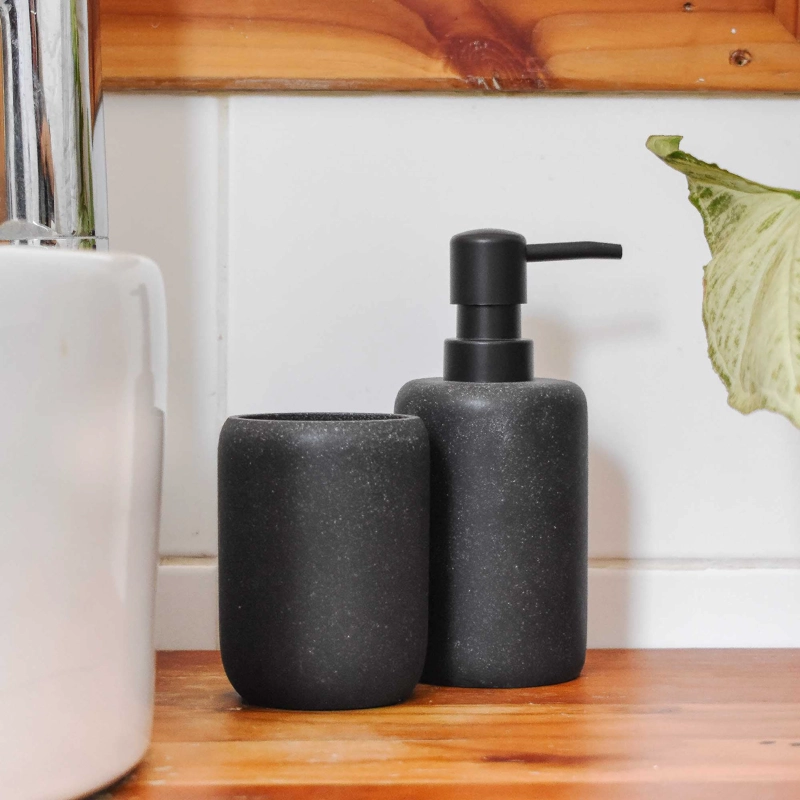 SET 2 ACCESORIOS DE BAÑO DISPENSADOR DE JABON Y VASO NOIR - 1
